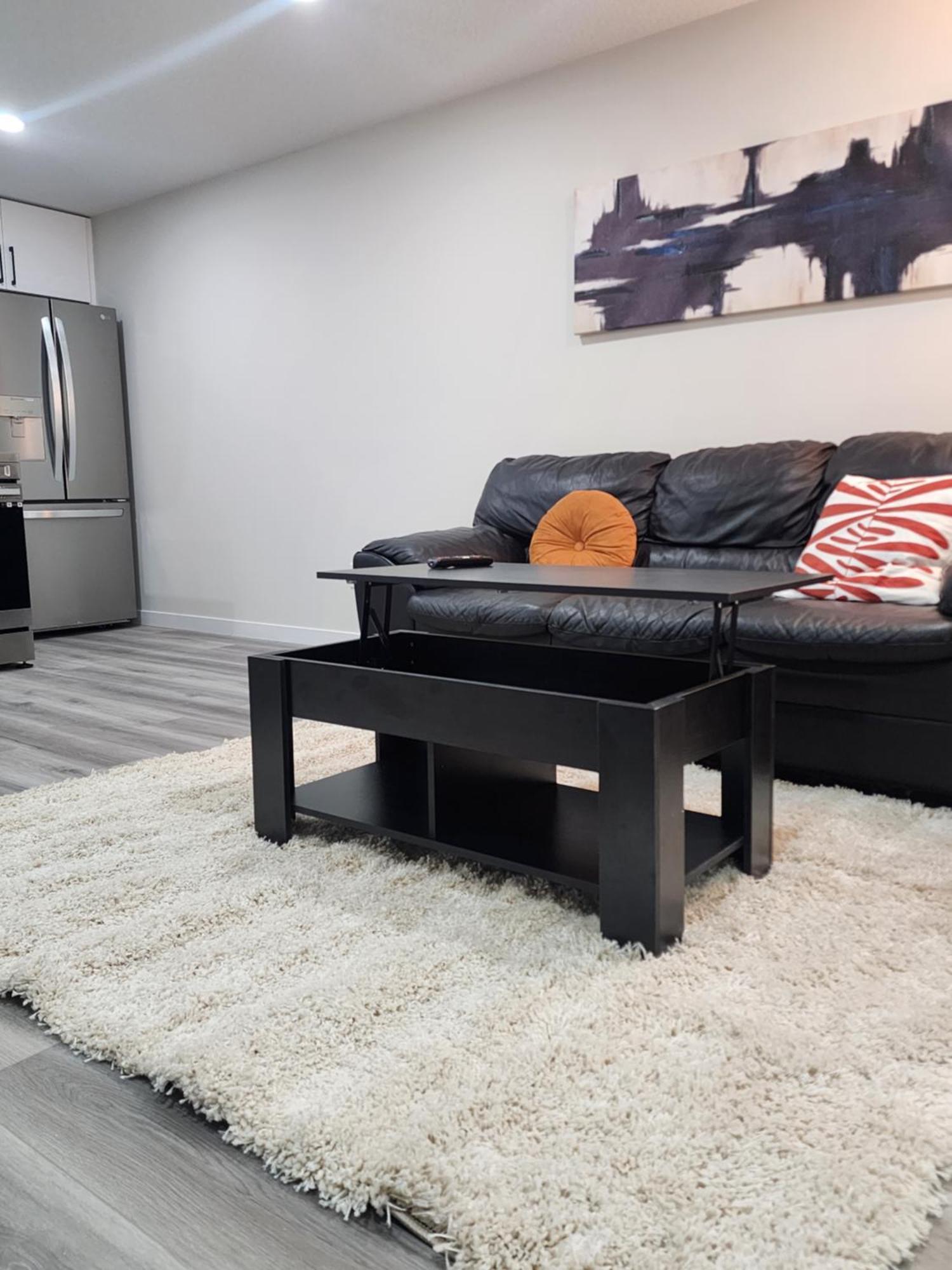 Trendy 2-Bed Oasis Awaits! Lägenhet YYC Exteriör bild